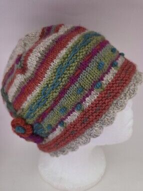 Lost Horizons Womens Lassen 100% Wool Fleece Lined Handmade Flowers Beanie New